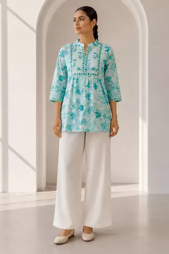 Philauri women's white short kurti