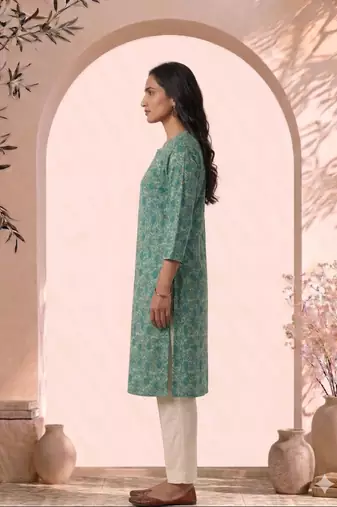 Philauri women gren floral printed straight kurta