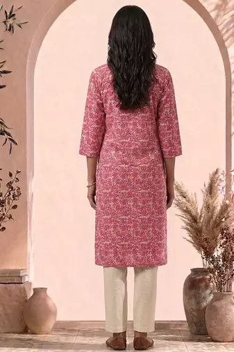 Philauri women pink printed straight kurta