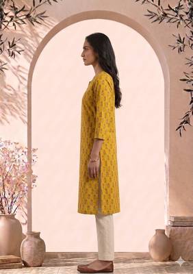 Philauri women yellow buta printed straight kurta 3