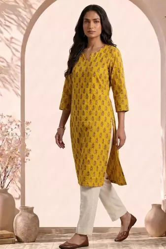 Philauri women yellow buta printed straight kurta
