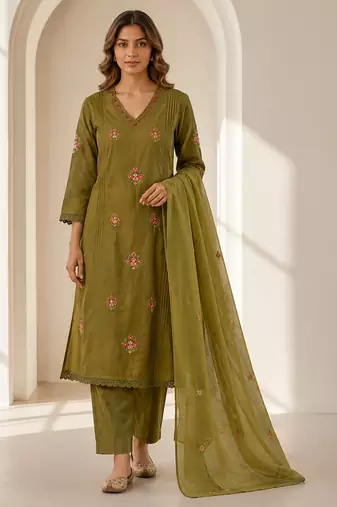 Women embroidered kurta set with trousers & dupatta