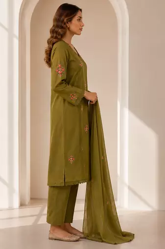 Women embroidered kurta set with trousers & dupatta
