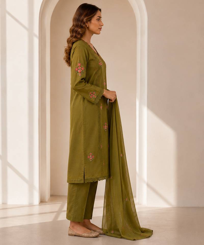 Women embroidered kurta set with trousers & dupatta