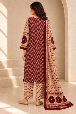 Women printed kurta set with trousers & dupatta 2