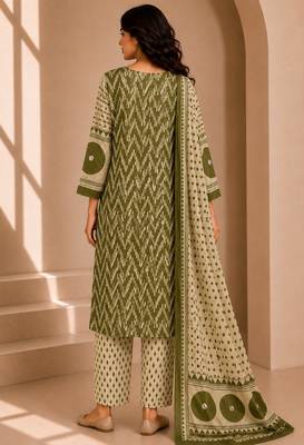 Women printed kurta set with trousers & dupatta 2