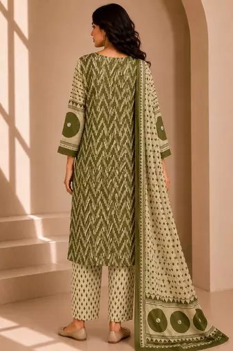 Women printed kurta set with trousers & dupatta