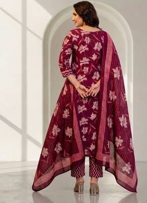Women floral printed kurta pant with dupatta set 4