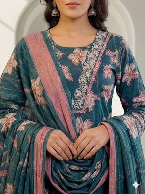 Women floral printed kurta pant with dupatta set 3