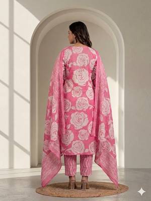 Women floral printed kurta pant with dupatta set 2