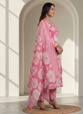 Women floral printed kurta pant with dupatta set 4