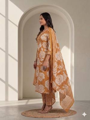 Women floral printed kurta pant with dupatta set 3