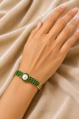 Gold-plated kada bracelet with pearl & green stone openable free size 