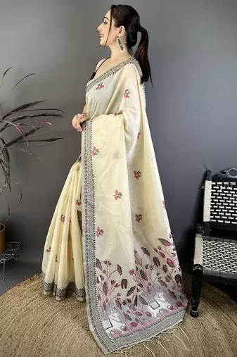 Cream cotton woven design saree with unstitched blouse piece