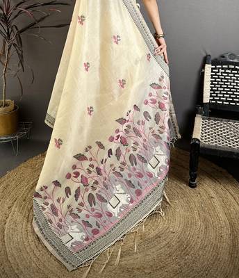 Cream cotton woven design saree with unstitched blouse piece 5