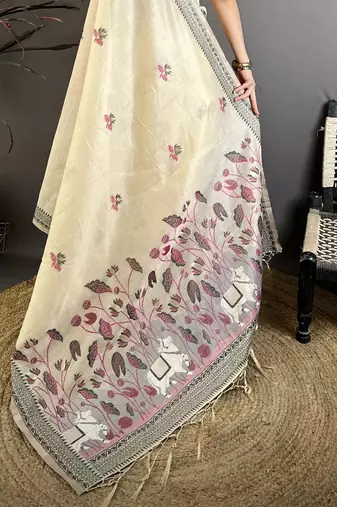 Cream cotton woven design saree with unstitched blouse piece