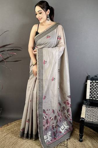 Grey cotton woven design saree with unstitched blouse piece