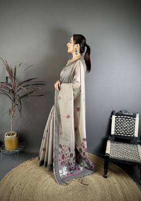 Grey cotton woven design saree with unstitched blouse piece 2
