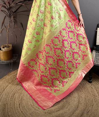 Pista kanjeevaram silk blend woven design saree with unstitched blouse piece 5