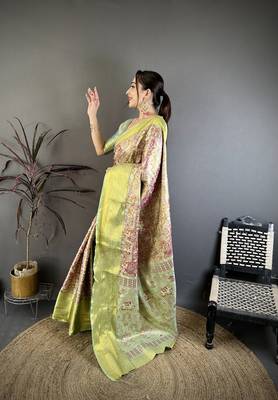 Green kanjeevaram silk blend woven design saree with unstitched blouse piece 3