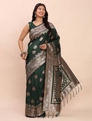 green banarasi silk blend saree with banatasi silk blend blouse 5