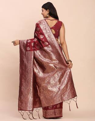 brown banarasi silk blend saree with banatasi silk blend blouse 4
