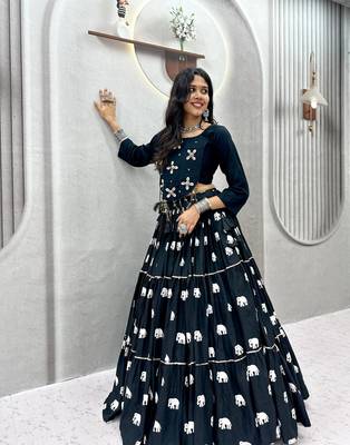 Black Hand Kodi Work Pure Cotton Navratri Lehenga Choli with Blouse 2