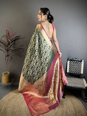 Bottle green kanjeevaram silk blend zari woven saree with unstitched blouse piece 5