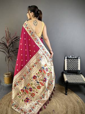 Rani silk blend zari woven paithani saree with unstitched blouse piece 5
