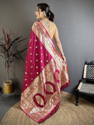 Rani soft silk blend zari banarasi saree with unstitched blouse piece 5