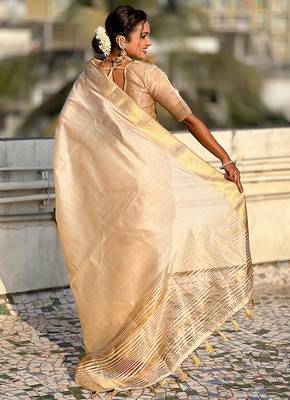 Cream tussar silk blend zari woven saree with unstitched blouse piece 5