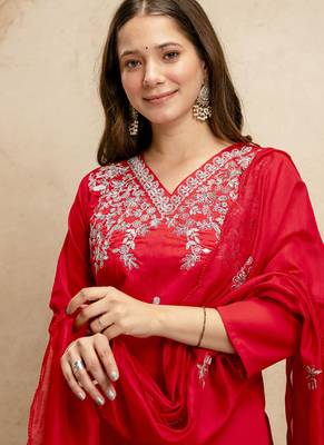 Red embroidered chanderi salwar suit 3