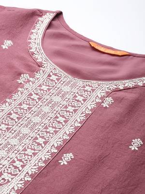 Floral embroidered thread work kurta with trousers & with dupatta 2