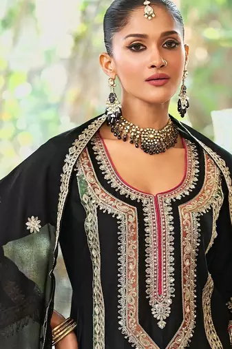 Women ethnic motifs embroidered regular kurta with trousers & with dupatta