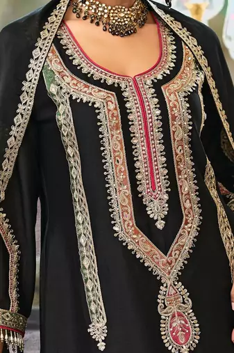 Women ethnic motifs embroidered regular kurta with trousers & with dupatta