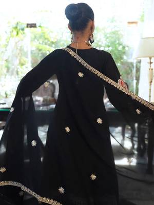 Women ethnic motifs embroidered kurta with trousers & with dupatta 4