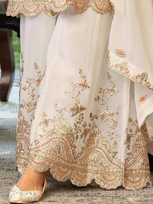 Women ethnic motifs embroidered kurta with palazzos & with dupatta 2