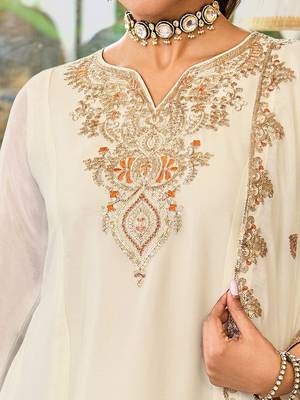 Women ethnic motifs embroidered kurta with palazzos & with dupatta 3
