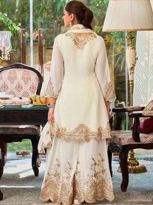 Women ethnic motifs embroidered kurta with palazzos & with dupatta 4