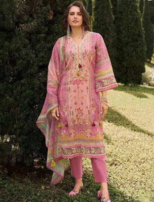 Floral printed v-neck linen kurta with trousers and dupatta 1
