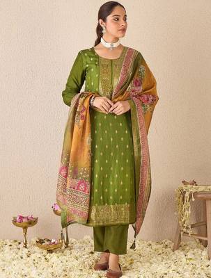 Floral printed round neck kurta with trousers & dupatta 1