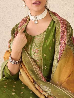Floral printed round neck kurta with trousers & dupatta 3