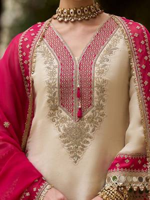 Ethnic motifs embroidered v-neck mirror work kurta with trousers & dupatta 4