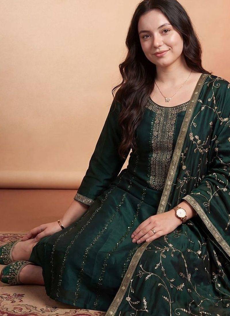 Women ethnic motifs embroidered regular thread work kurta with trousers & with dupatta