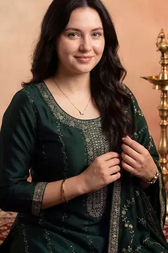 Women ethnic motifs embroidered regular thread work kurta with trousers & with dupatta