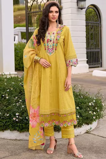 Women floral embroidered regular thread work pure cotton kurta sets
