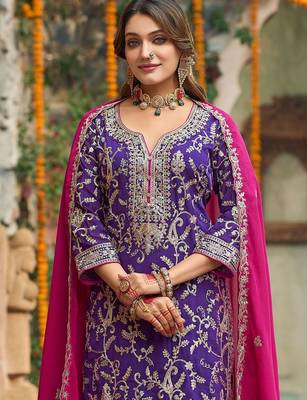Zari ethnic motifs embroidered notch neck straight kurta with trousers & dupatta 3
