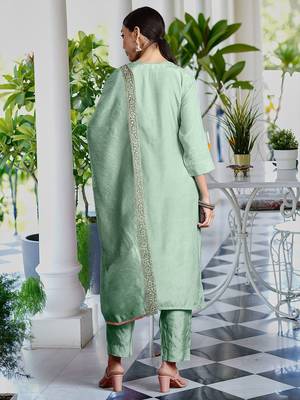 Zari ethnic motifs embroidered notch neck straight republic day kurta with trousers & dupatta 3