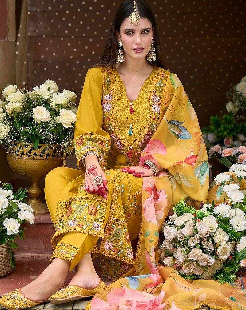 Women floral embroidered panelled thread work kurta with trousers & with dupatta