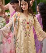 Women ethnic motifs embroidered panelled thread work kurta with trousers & with dupatta